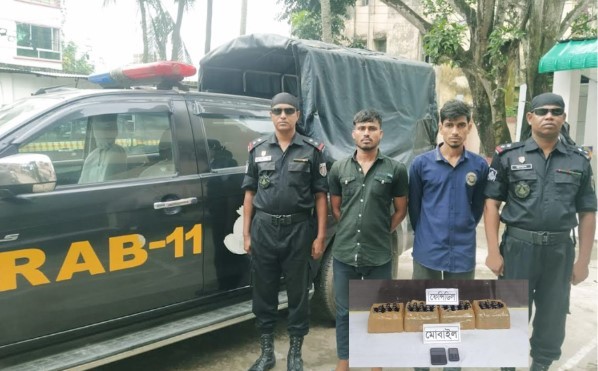 কুমিল্লায় ১০০ বোতল ফেন্সিডিলসহ গ্রেফতার ২